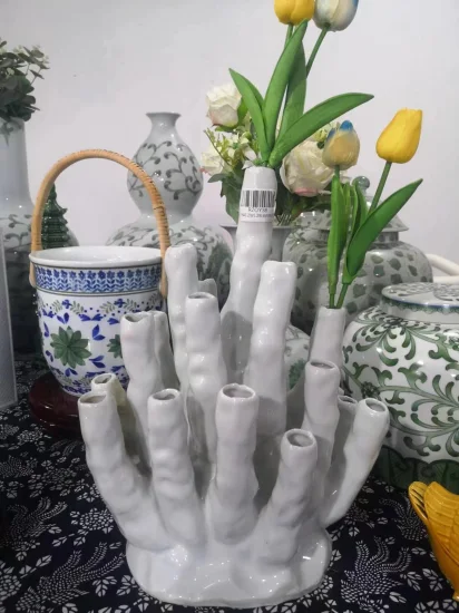 Unregelmäßige weiße Porzellan-Blumenvase, Keramikkoralle, dekorative Skulpturenstatuen